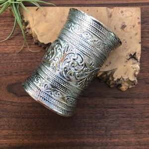 Vintage Silver Tone Ornate Wide Wrist Cuff Fashion Jewelry